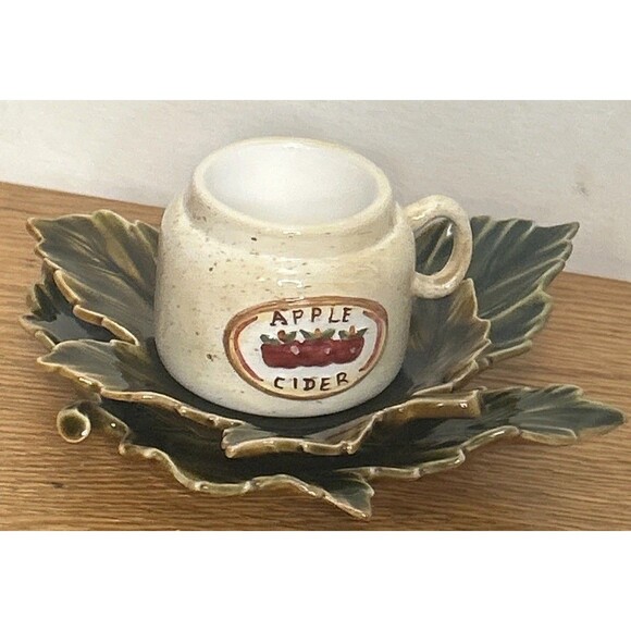 2012 Retired Yankee Candle Ceramic Grape Leaf Plate Fall Set Of 2 + Apple Cider - Picture 1 of 5